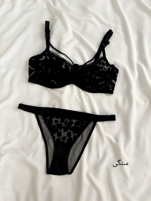 ست لباس زیر زنانه تمام تور گل مخمل